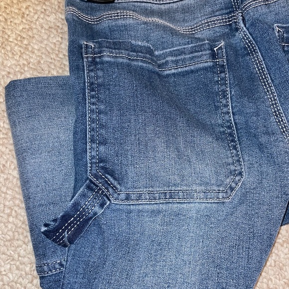 Size 0, Medium Wash Jeans with Cargo-Style Pockets - Picture 6 of 7